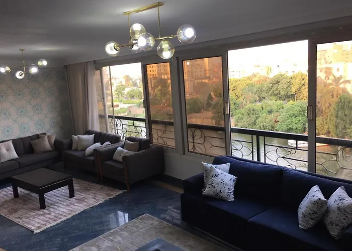 Luxury Duplex On The Nile In Manial