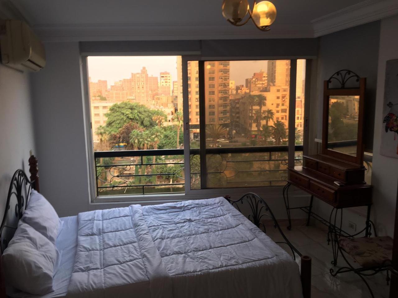 Luxury Duplex On The Nile In Manial